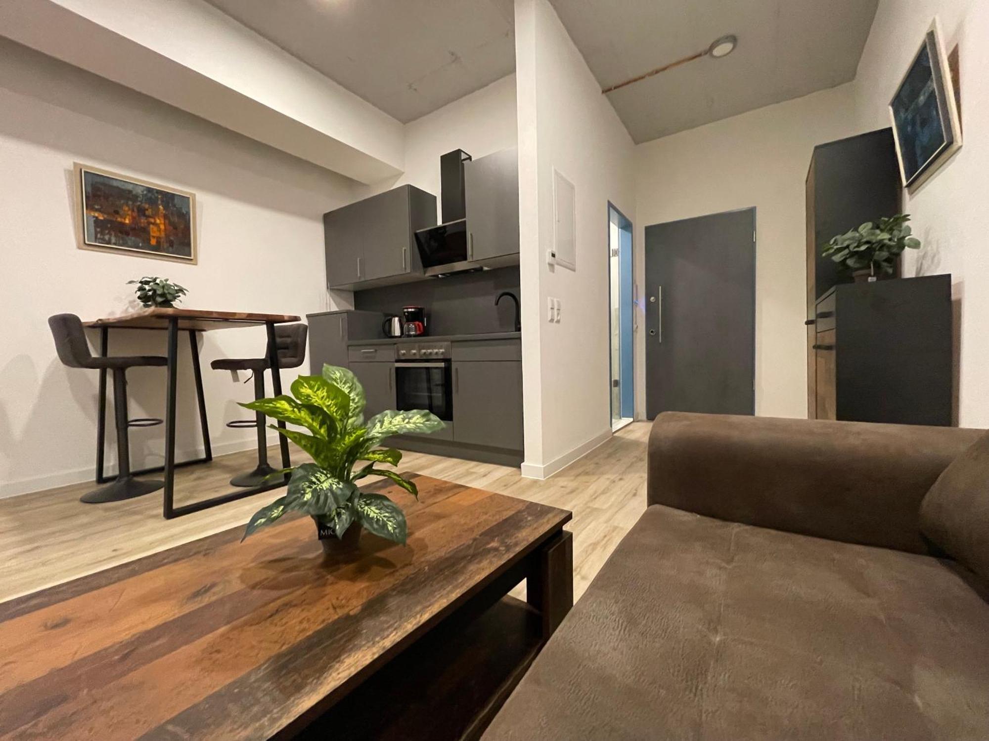 Wunderschoenes Apartment Am Schloessle Zentrum プフォルツハイム エクステリア 写真