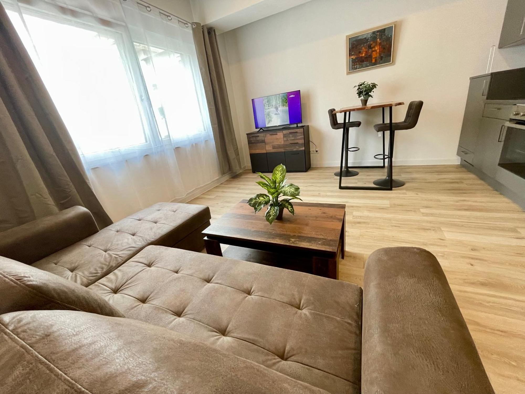 Wunderschoenes Apartment Am Schloessle Zentrum プフォルツハイム エクステリア 写真